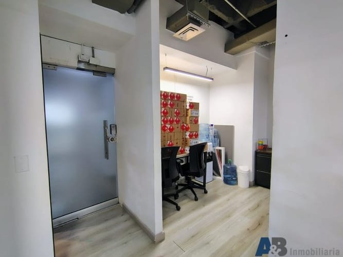 Oficina en arriendo en El Poblado, Medellín, 75 m² · foto 2 de 11