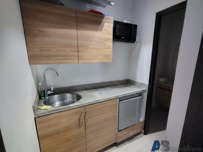 Oficina en arriendo en El Poblado, Medellín, 75 m² · foto 10 de 11