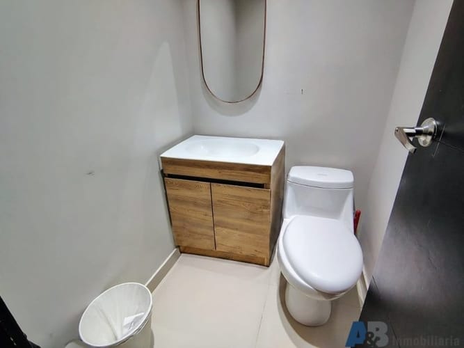 Oficina en arriendo en El Poblado, Medellín, 75 m² · foto 11 de 11
