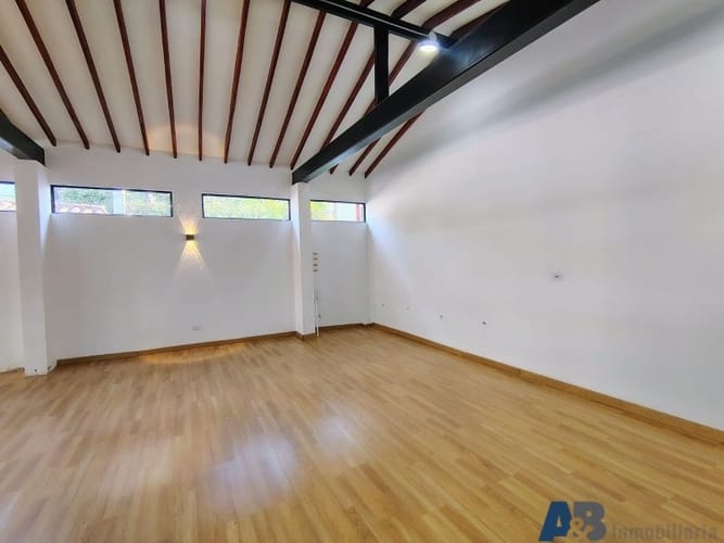 Local en arriendo en Patio Bonito, Medellín, 98 m² · foto 5 de 8
