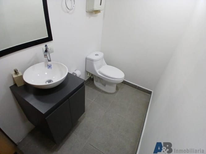 Oficina en arriendo en El Poblado, Medellín, 221 m² · foto 13 de 16