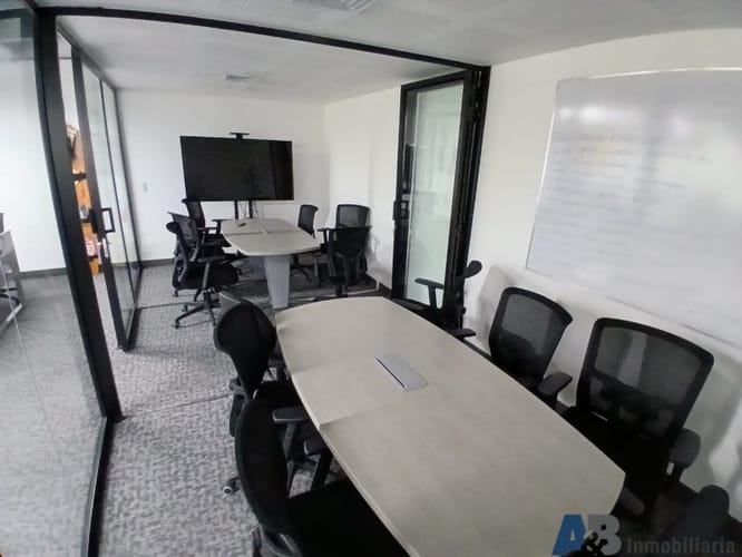 Oficina en arriendo en El Poblado, Medellín, 221 m² · foto 14 de 16