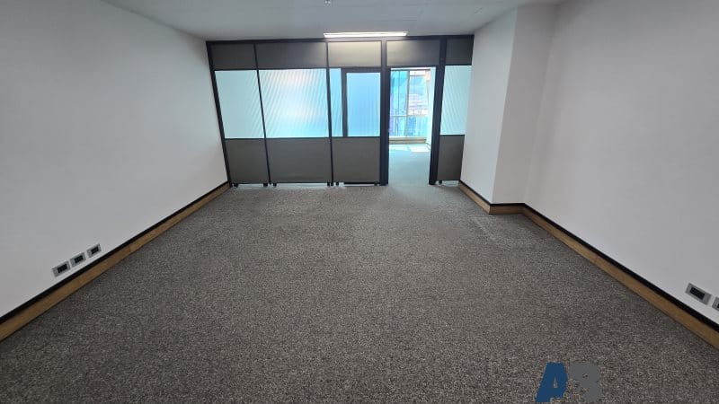 Oficina en arriendo en El Castillo, Medellín, 50 m² · foto 5 de 12