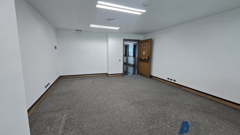 Oficina en arriendo en El Castillo, Medellín, 50 m² · foto 8 de 12
