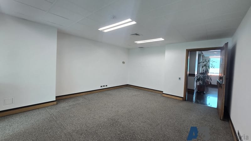 Oficina en arriendo en El Castillo, Medellín, 50 m² · foto 9 de 12