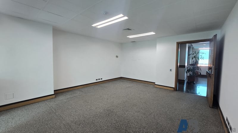 Oficina en arriendo en El Castillo, Medellín, 50 m² · foto 10 de 12