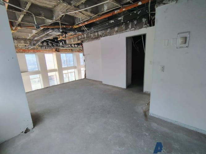 Oficina en arriendo en El Poblado, Medellín, 345 m² · foto 8 de 13