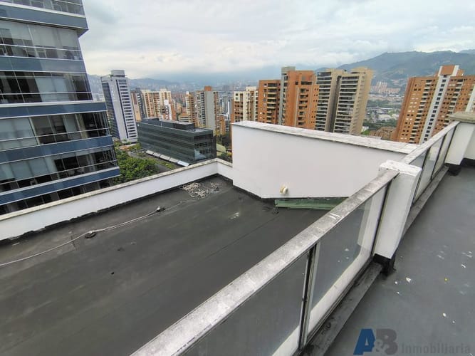 Oficina en arriendo en El Poblado, Medellín, 345 m² · foto 10 de 13