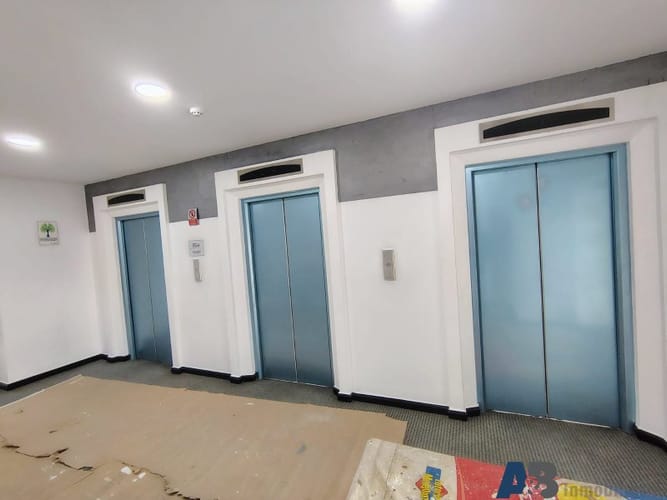 Oficina en arriendo en El Poblado, Medellín, 345 m² · foto 11 de 13