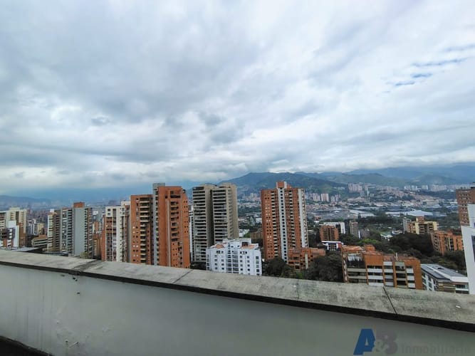 Oficina en arriendo en El Poblado, Medellín, 345 m² · foto 13 de 13