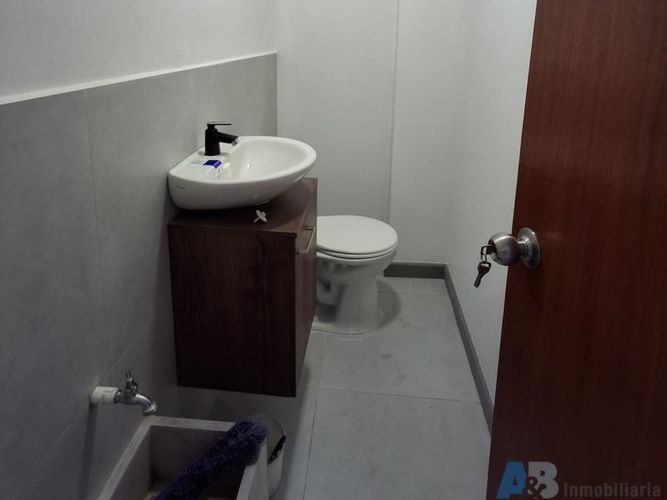 Local en arriendo en San Diego, Medellín, 65 m² · foto 7 de 8