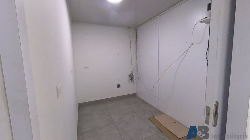 Bodega en arriendo en El Carmelo, Itagüí, 100 m² · foto 9 de 13