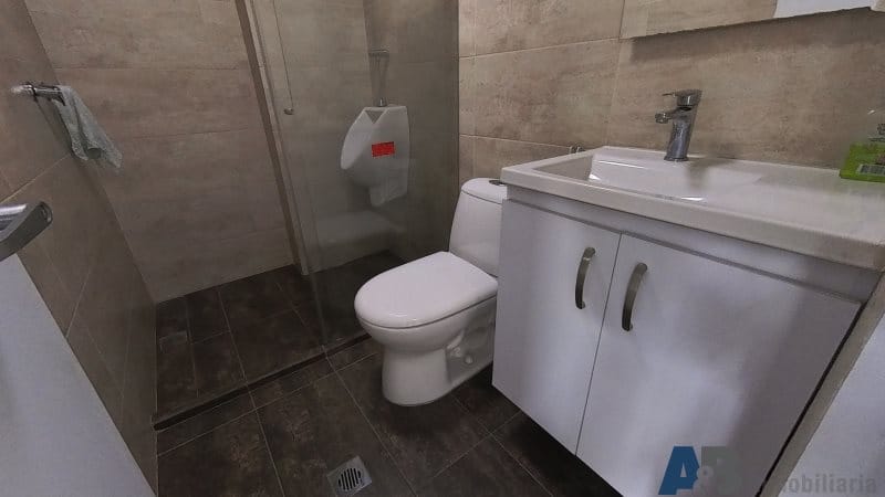 Bodega en arriendo en El Carmelo, Itagüí, 100 m² · foto 12 de 13