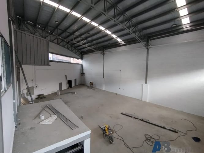 Bodega en arriendo en La Tablaza, La Estrella, 350 m² · foto 2 de 10