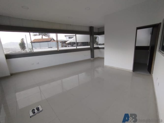 Bodega en arriendo en La Tablaza, La Estrella, 350 m² · foto 9 de 10