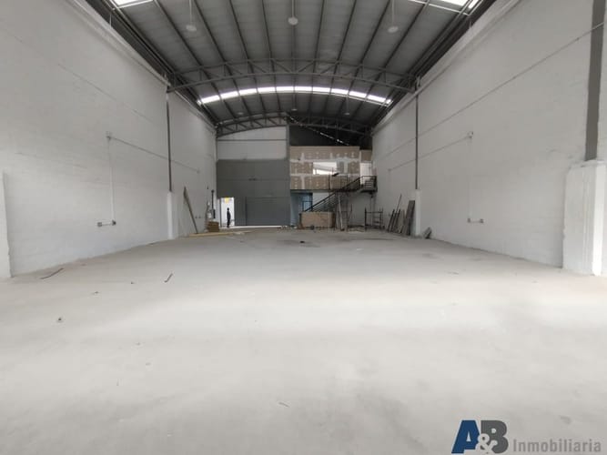 Bodega en arriendo en La Tablaza, La Estrella, 405 m² · foto 2 de 12