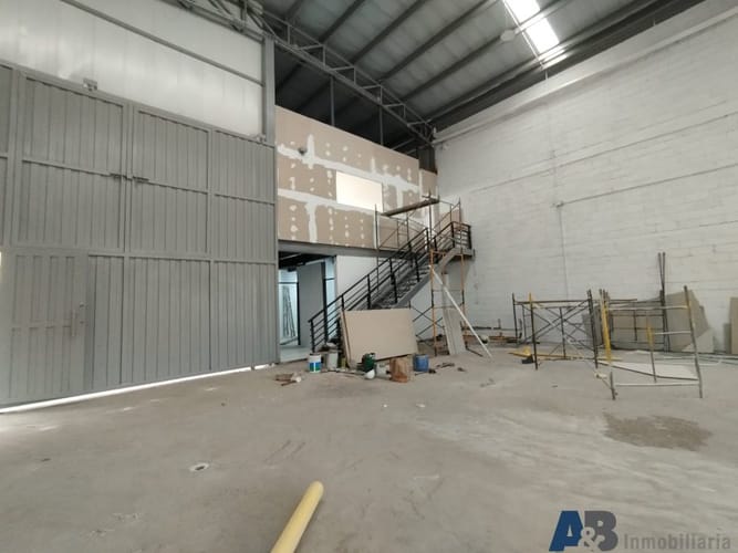 Bodega en arriendo en La Tablaza, La Estrella, 405 m² · foto 3 de 12