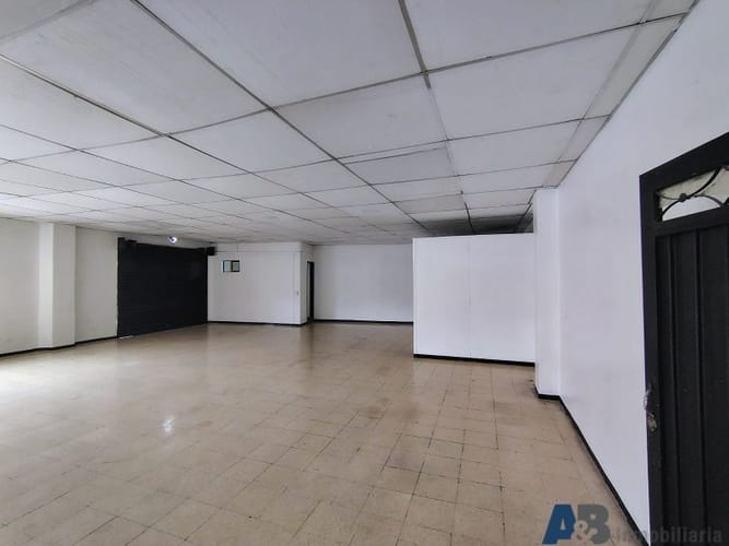 Bodega en arriendo en Centro, Itagüí, 220 m² · foto 2 de 12