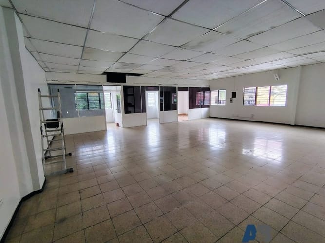 Bodega en arriendo en Centro, Itagüí, 220 m² · foto 3 de 12