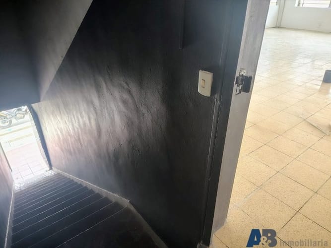 Bodega en arriendo en Centro, Itagüí, 220 m² · foto 6 de 12