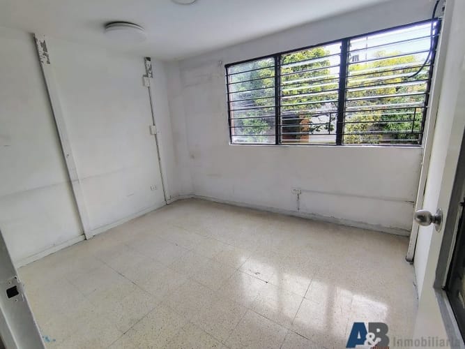 Bodega en arriendo en Centro, Itagüí, 220 m² · foto 9 de 12