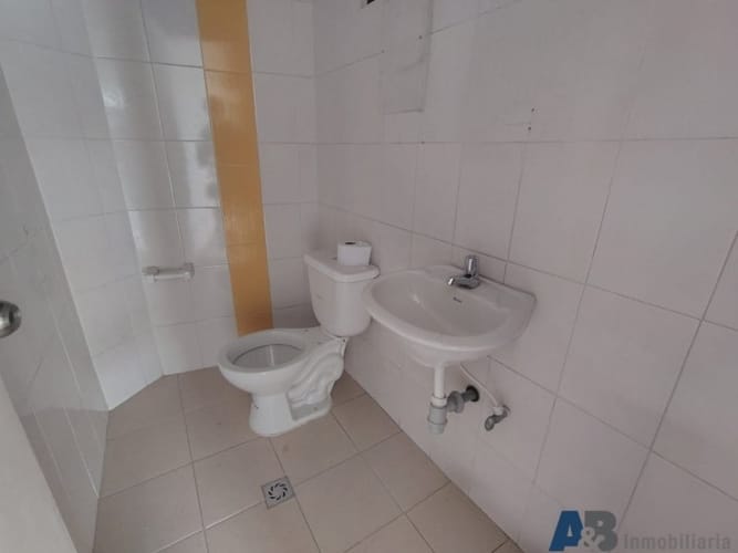 Bodega en arriendo en Centro, Itagüí, 220 m² · foto 11 de 12
