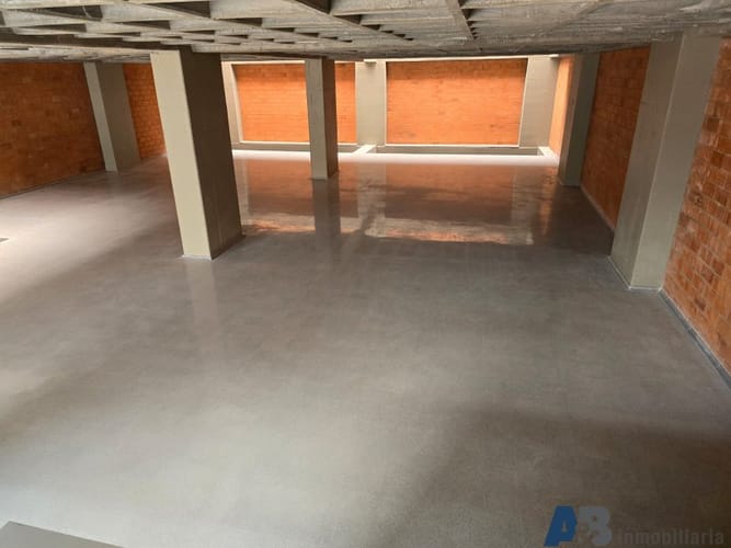 Bodega en arriendo en Perpetuo Socorro, Medellín, 3000 m² · foto 7 de 12
