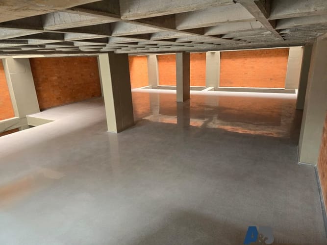 Bodega en arriendo en Perpetuo Socorro, Medellín, 3000 m² · foto 11 de 12