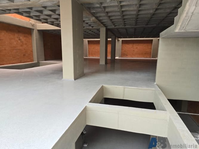 Bodega en arriendo en Perpetuo Socorro, Medellín, 3000 m² · foto 12 de 12
