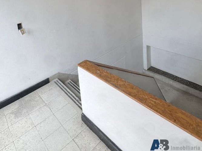 Bodega en arriendo en El Poblado, Medellín, 290 m² · foto 2 de 11