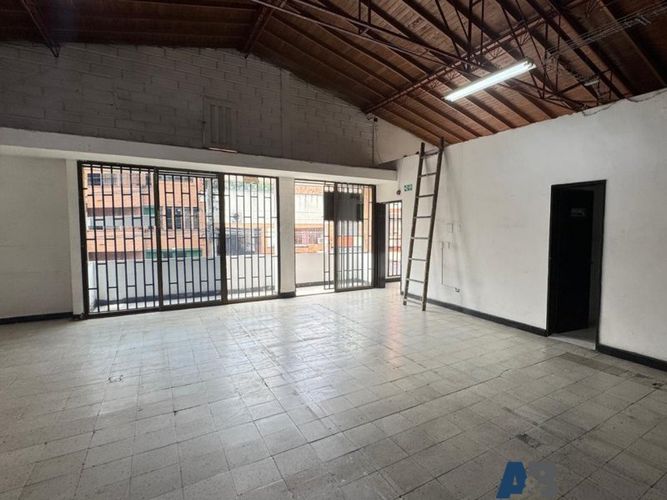 Bodega en arriendo en El Poblado, Medellín, 290 m² · foto 7 de 11