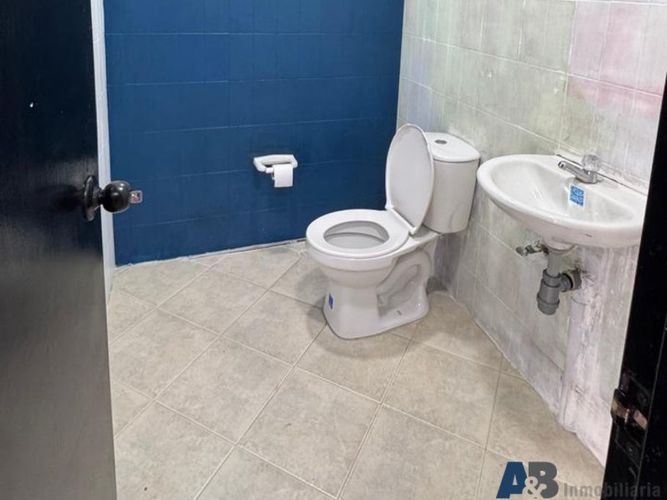 Bodega en arriendo en El Poblado, Medellín, 290 m² · foto 11 de 11