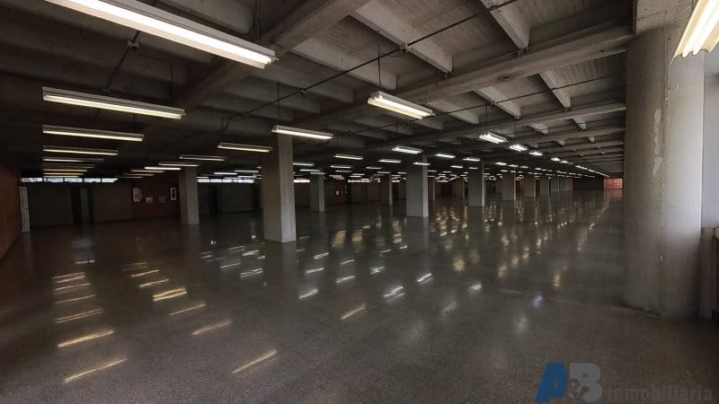 Local en arriendo en El Poblado, Medellín, 1980 m² · foto 3 de 8