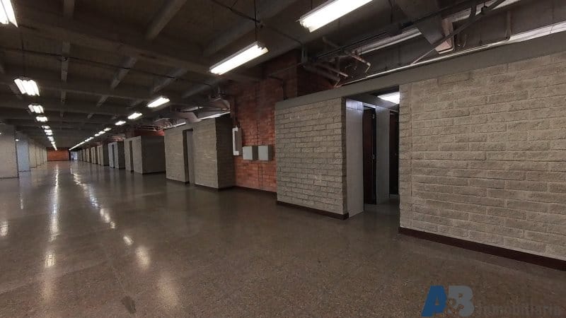 Local en arriendo en El Poblado, Medellín, 1980 m² · foto 6 de 8