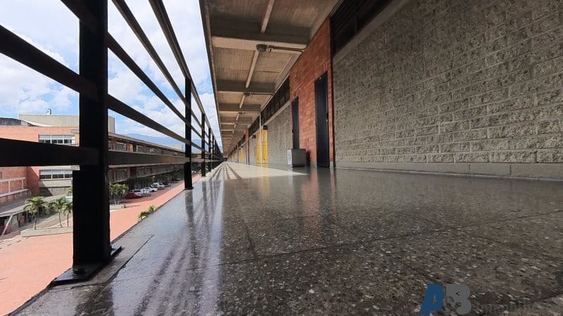 Local en arriendo en El Poblado, Medellín, 1980 m² · foto 7 de 8