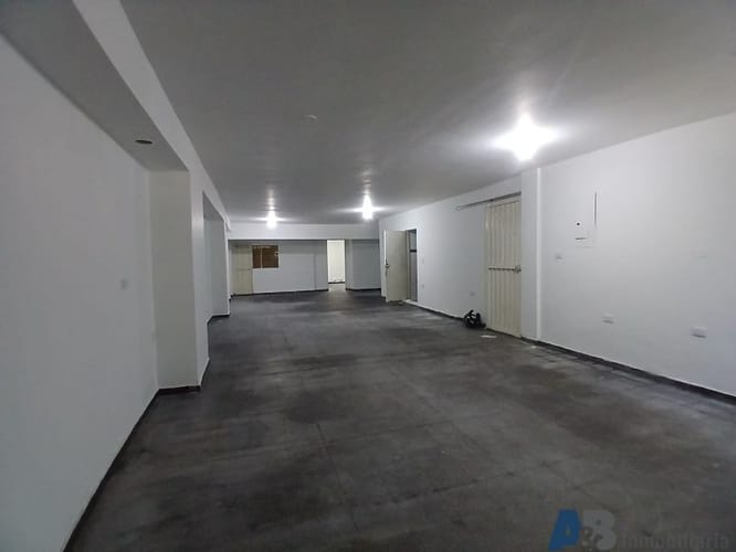 Bodega en arriendo en El Poblado, Medellín, 115 m² · foto 4 de 12