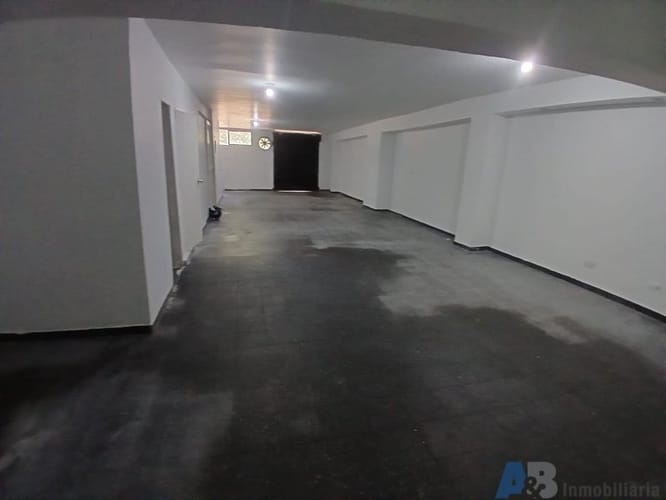 Bodega en arriendo en El Poblado, Medellín, 115 m² · foto 9 de 12