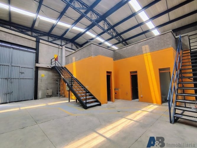 Bodega en arriendo en Viviendas Del Sur, Itagüí, 375 m² · foto 3 de 13