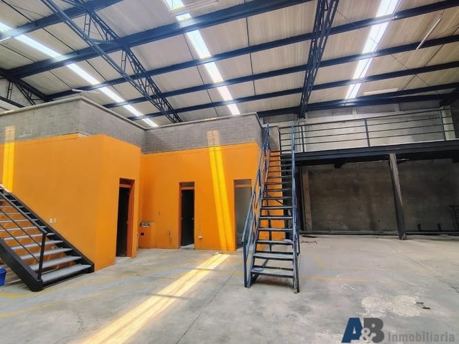 Bodega en arriendo en Viviendas Del Sur, Itagüí, 375 m² · foto 5 de 13