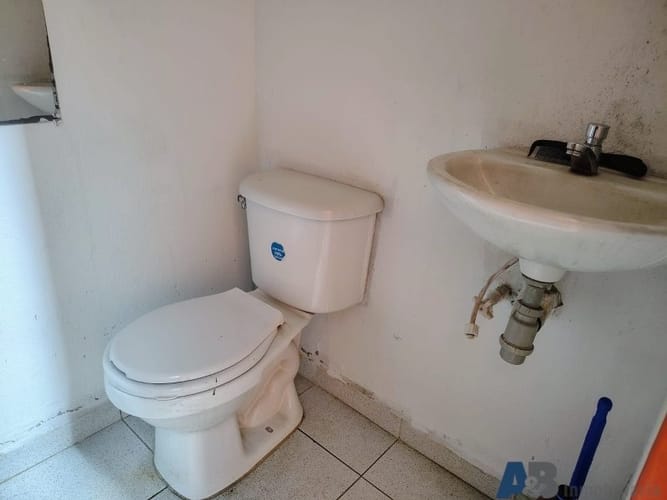 Bodega en arriendo en Viviendas Del Sur, Itagüí, 375 m² · foto 8 de 13