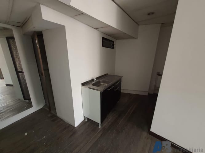 Bodega en arriendo en Perpetuo Socorro, Medellín, 180 m² · foto 9 de 13