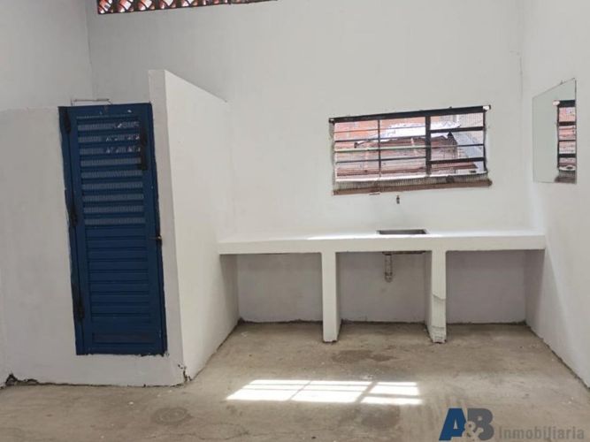 Bodega en arriendo en Naranjal, Medellín, 80 m² · foto 7 de 8