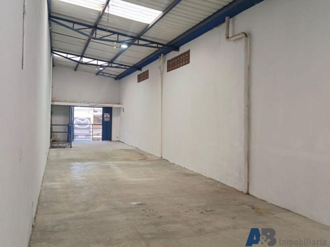 Bodega en arriendo en Naranjal, Medellín, 80 m² · foto 8 de 8
