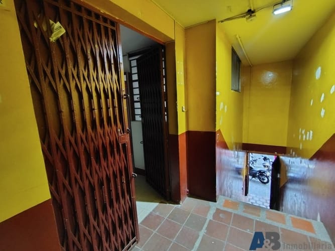 Bodega en arriendo en Caribe, Medellín, 530 m² · foto 2 de 21
