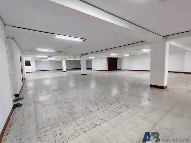 Bodega en arriendo en Caribe, Medellín, 530 m² · foto 6 de 21