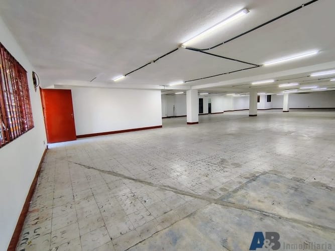 Bodega en arriendo en Caribe, Medellín, 530 m² · foto 9 de 21