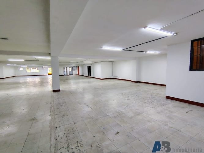 Bodega en arriendo en Caribe, Medellín, 530 m² · foto 12 de 21
