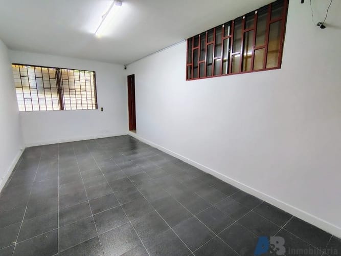 Bodega en arriendo en Caribe, Medellín, 530 m² · foto 15 de 21