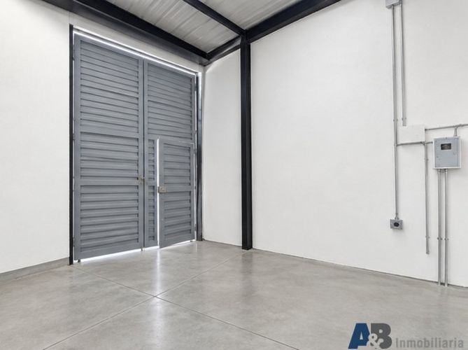 Bodega en arriendo en Santa Catalina, La Estrella, 290 m² · foto 2 de 16