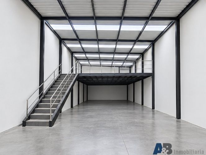 Bodega en arriendo en Santa Catalina, La Estrella, 290 m² · foto 3 de 16